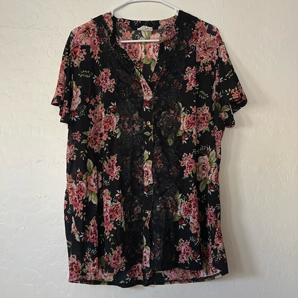 Button down - Picture 1 of 6